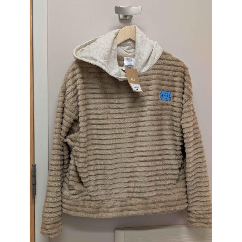 UNC Tar Heels Rivalry Threads Sherpa Hoodie Women's Large NWT Tan Pullover